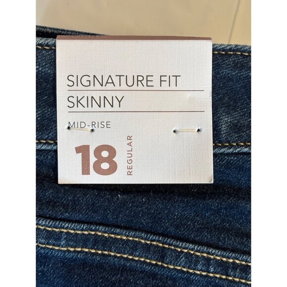 Lane Bryant Signature Fit Skinny Jeans Mid-Rise Flex Magic Waistband Size 18 - Picture 3 of 8